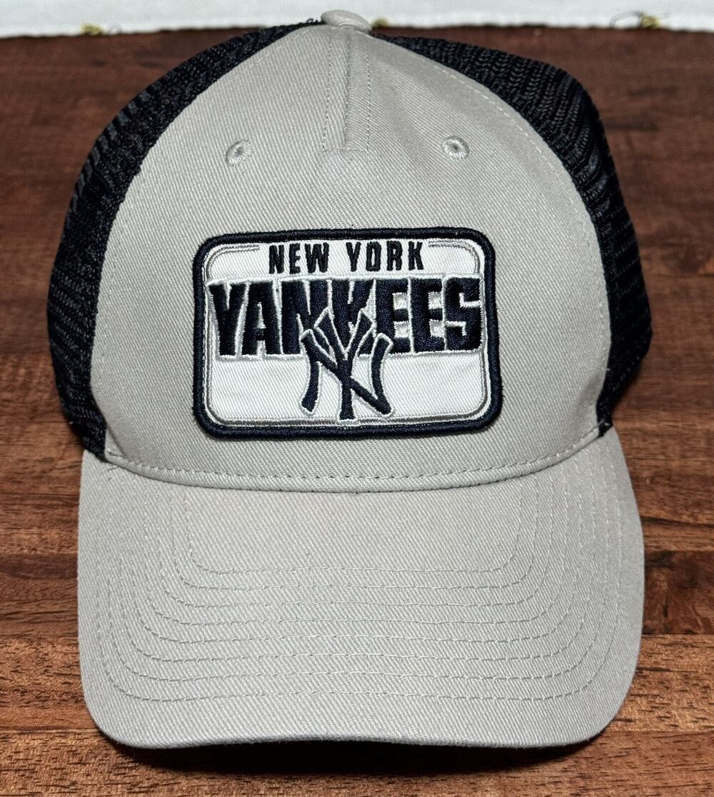 New York Yankees Embroidered Patch Trucker Mesh Snapback Hat Cap